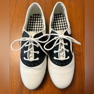 Predictions Saddle Shoes in PERFECT Condition